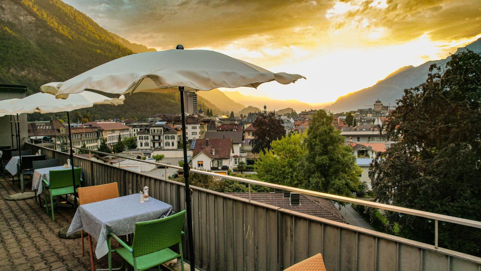 Hotel Merkur - West Station Interlaken Kültér fotó