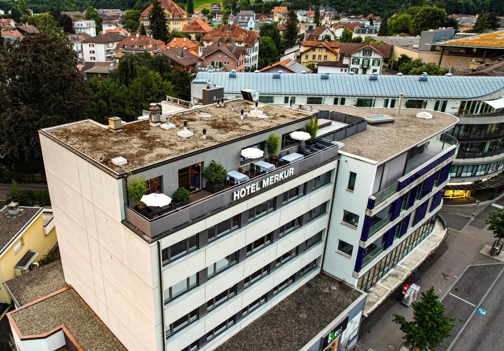Hotel Merkur - West Station Interlaken Kültér fotó