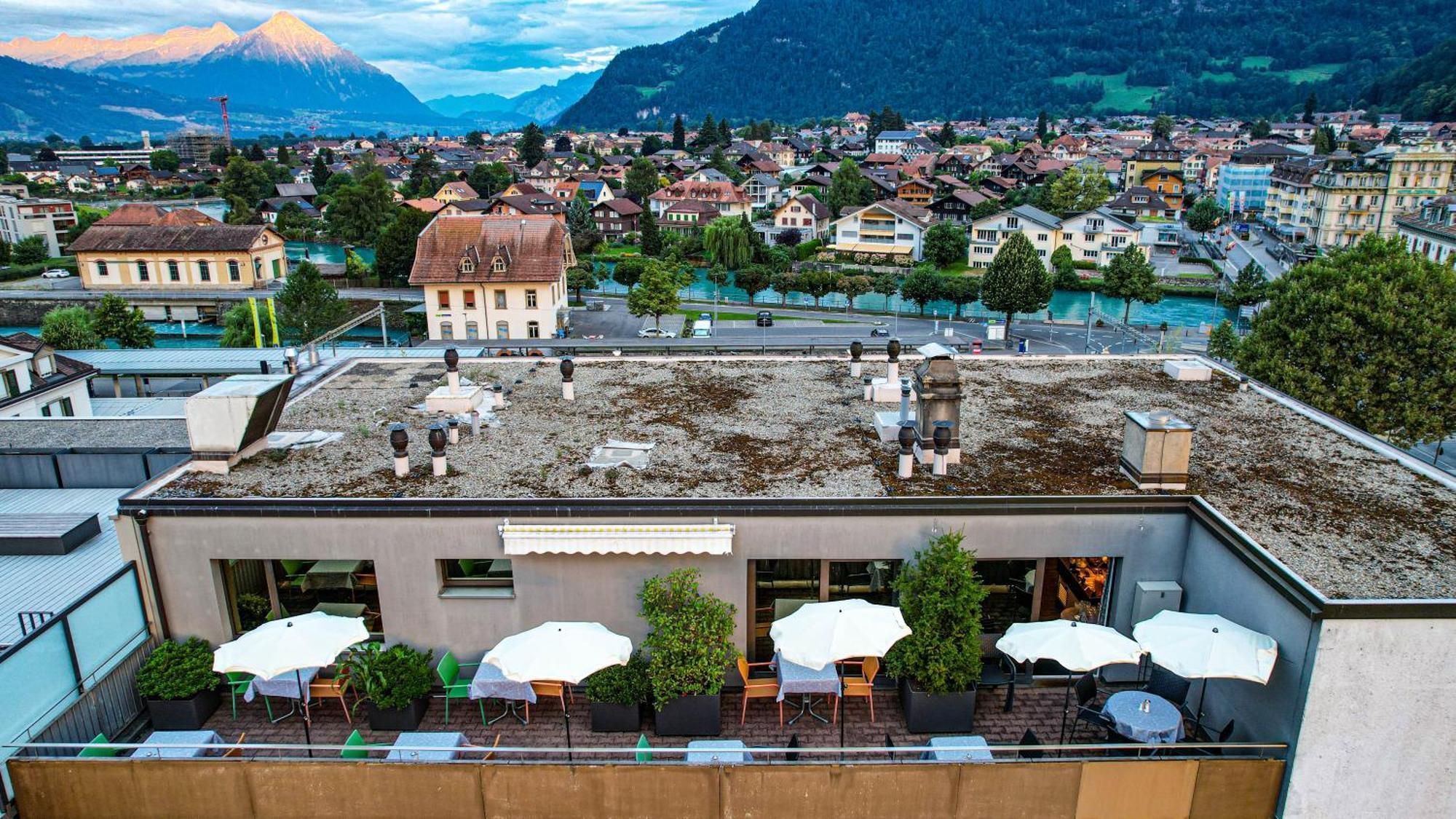 Hotel Merkur - West Station Interlaken Kültér fotó