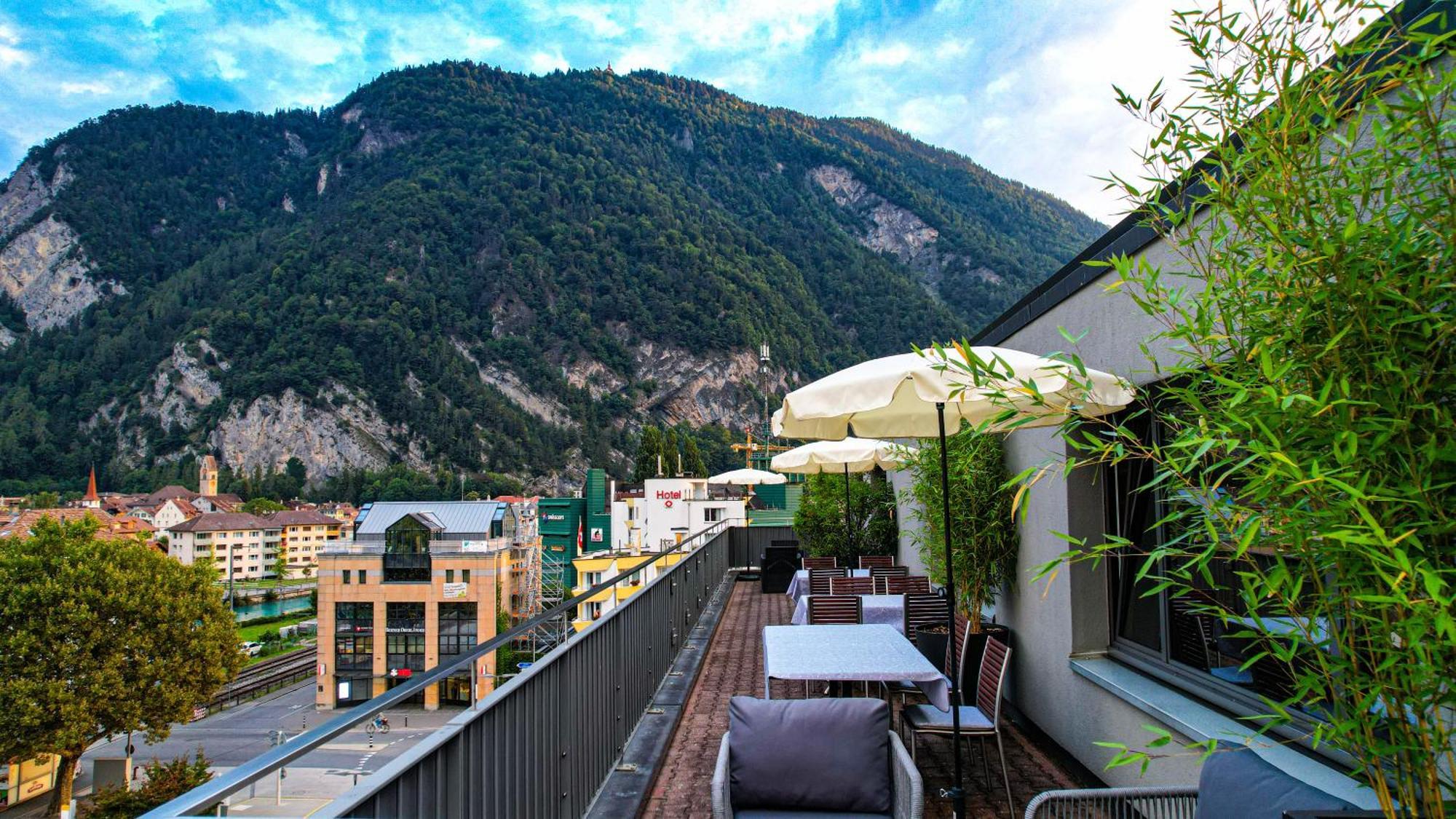 Hotel Merkur - West Station Interlaken Kültér fotó