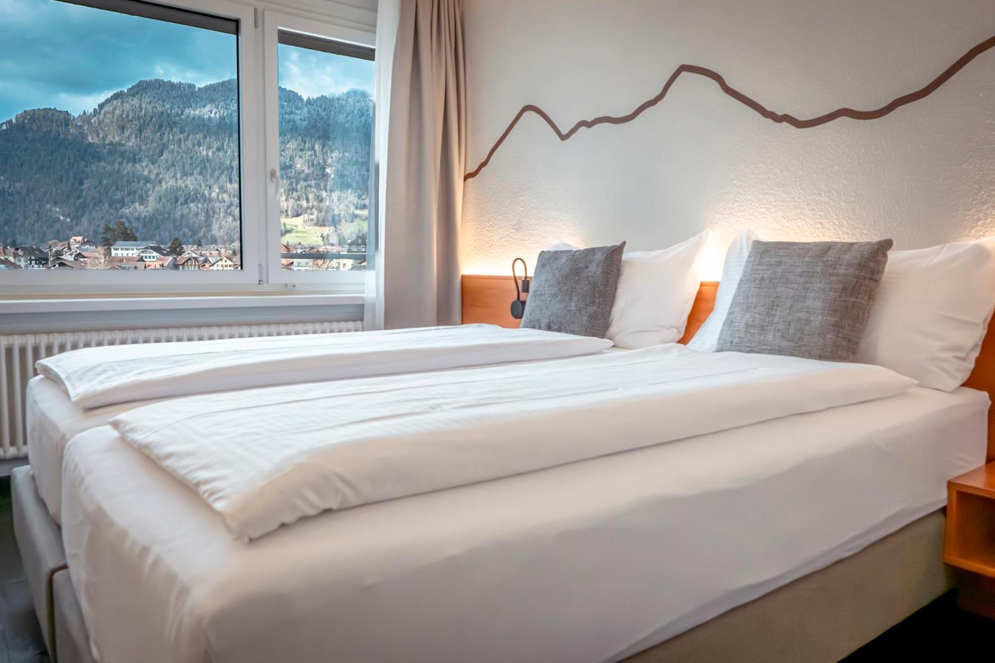 Hotel Merkur - West Station Interlaken Kültér fotó
